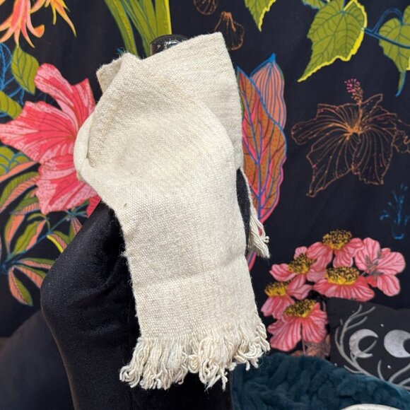 Ecuadorian 100% Wool Fringed Scarf, Natural Cream - Picture 6 of 11